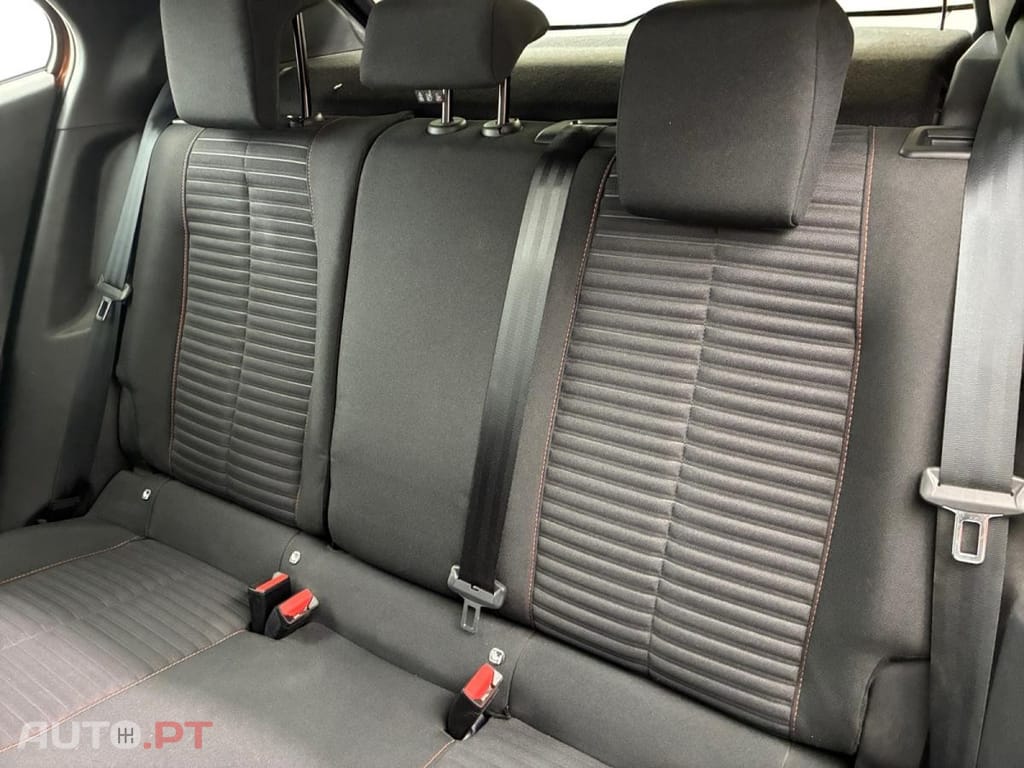 Peugeot 2008 1.2 PureTech Active Pack