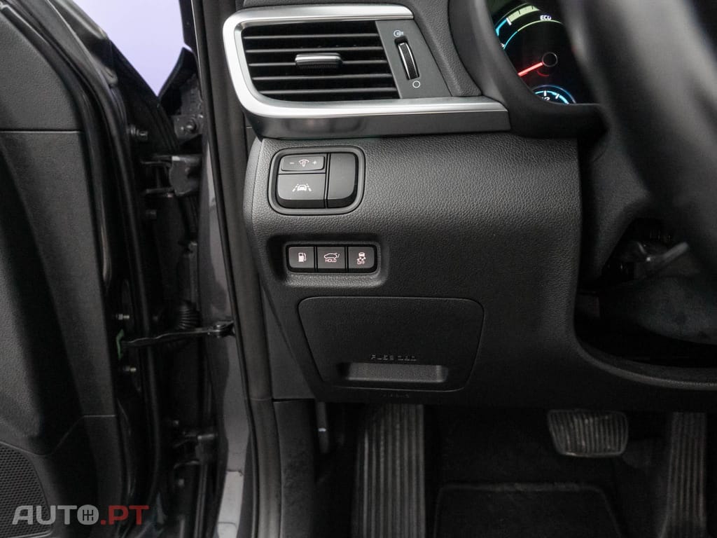 Kia Optima 2.0 CVVT PHEV
