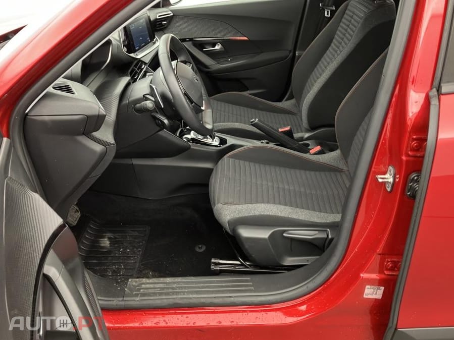 Peugeot 2008 1.2 PureTech Active Pack EAT8