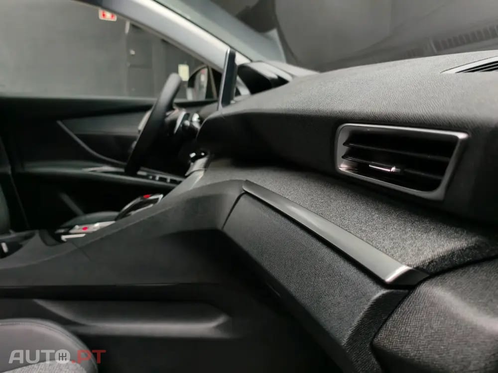 Peugeot 3008 1.6 BlueHDi Allure EAT6 J18