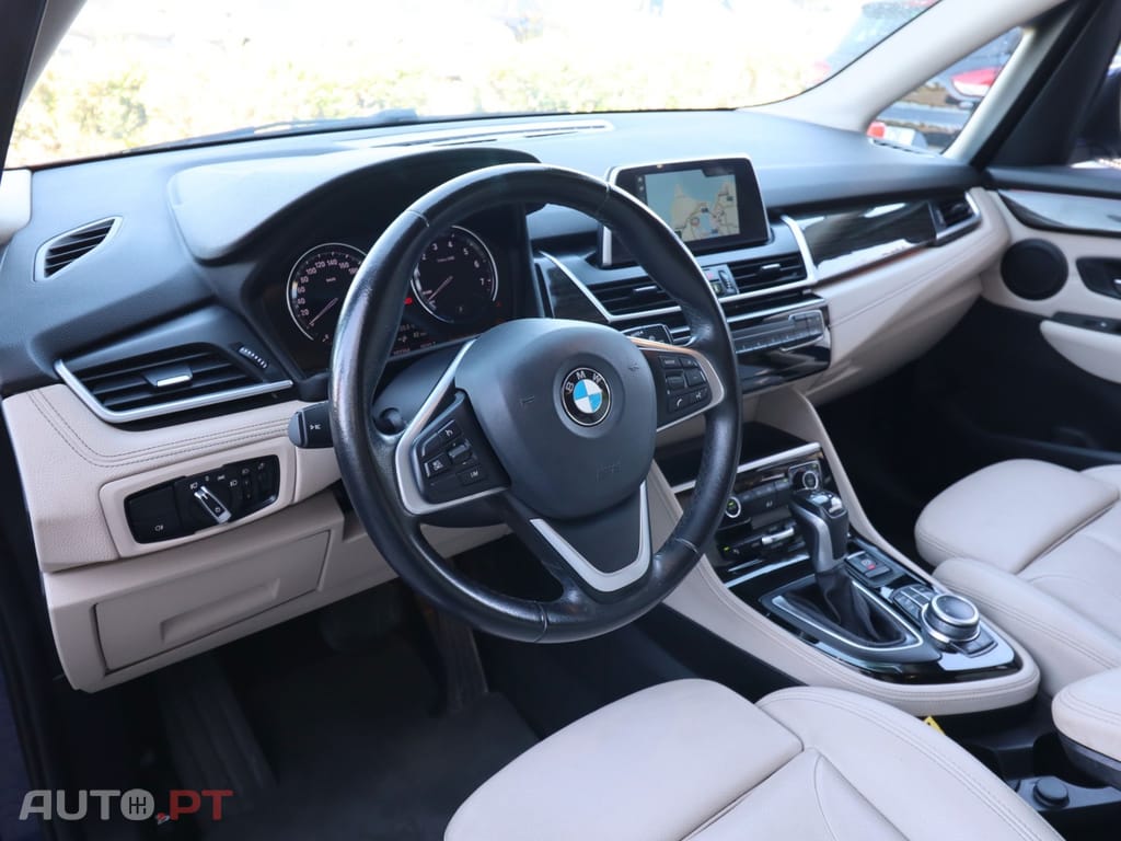 BMW 225 Line Luxury