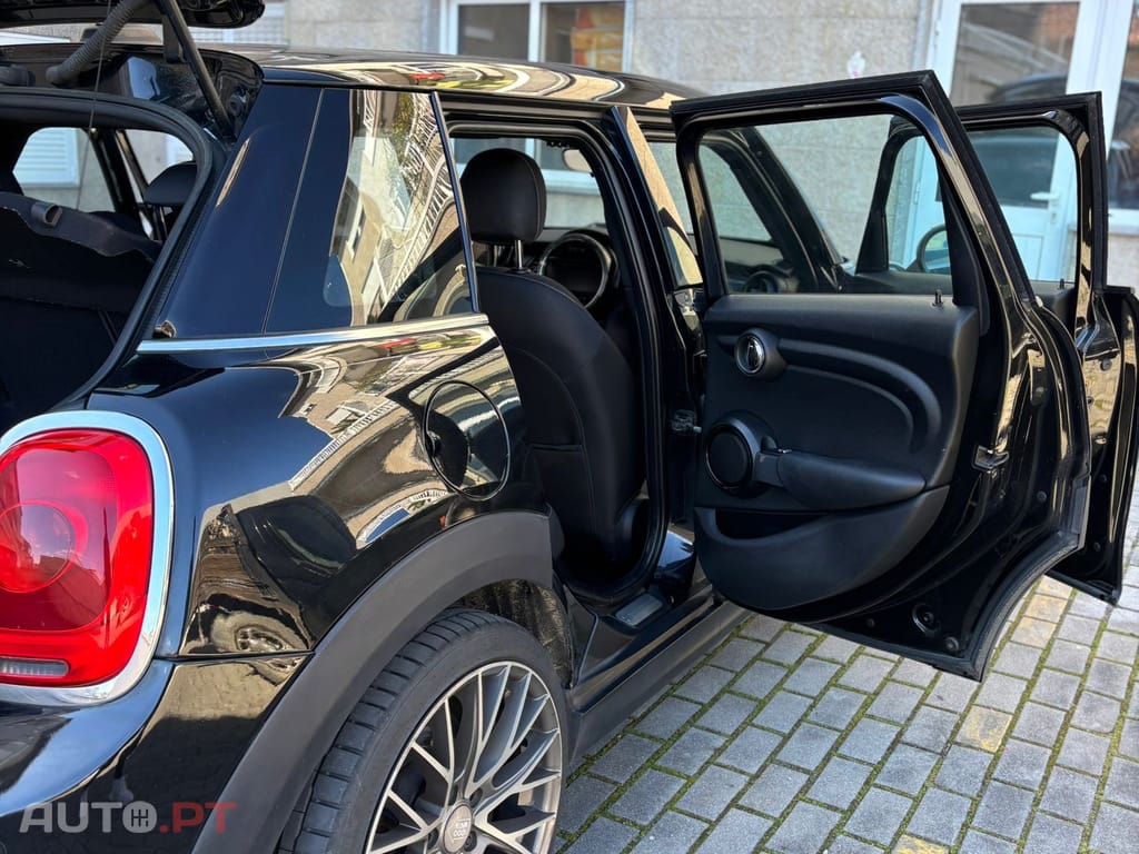 MINI Cooper F55