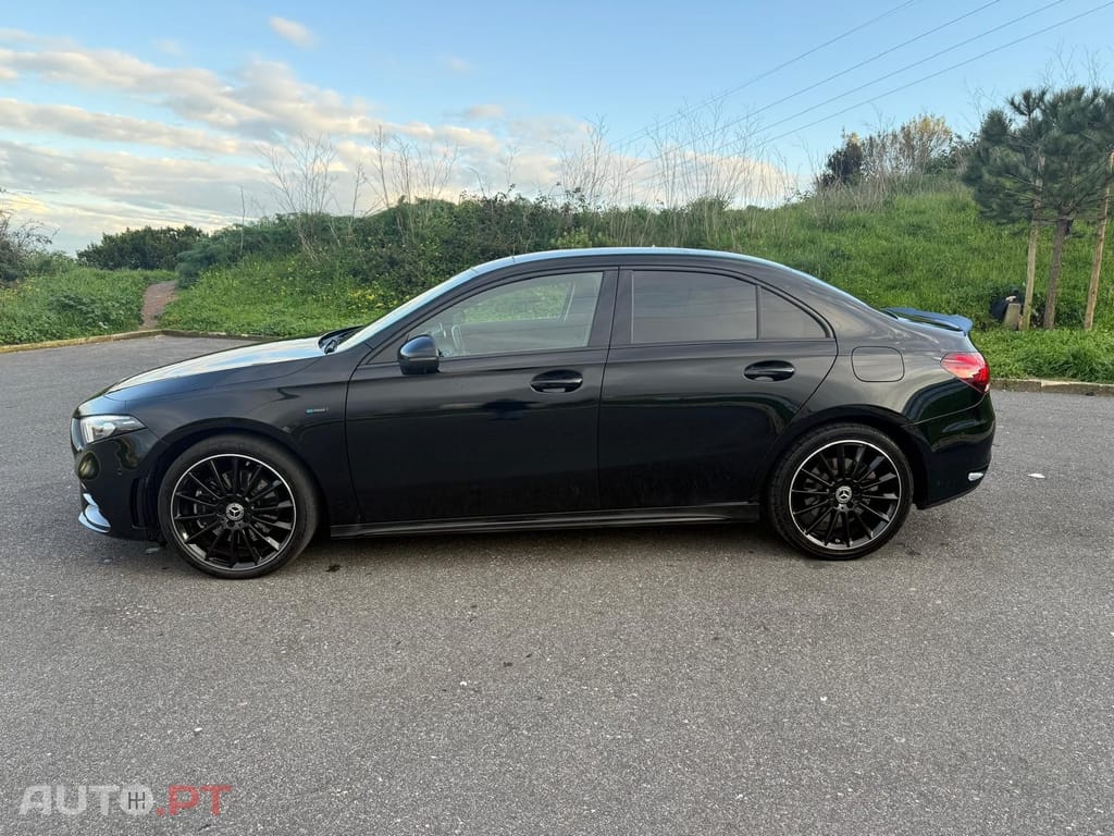 Mercedes-Benz A 250 e AMG Line