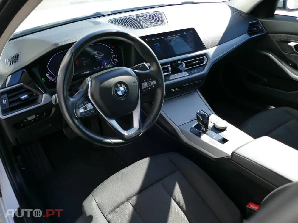 BMW 330 e iPerformance Advantage