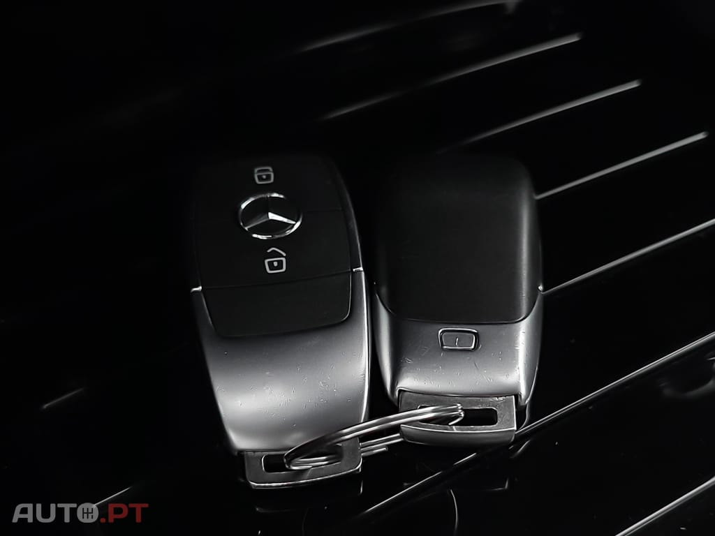 Mercedes-Benz A 250 A250e Hybrid