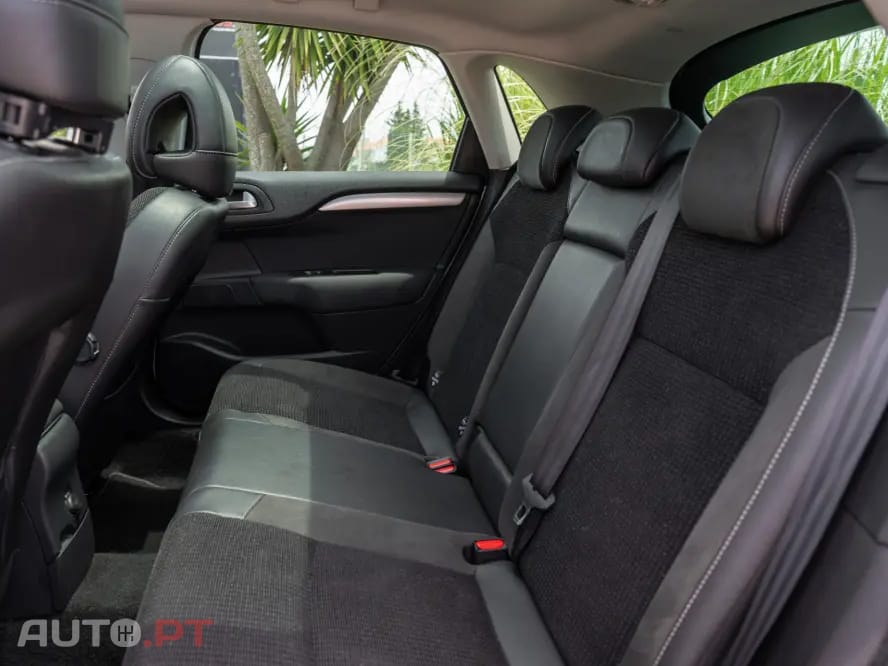 Citroen C4 PureTech 130 Stop & Start Shine