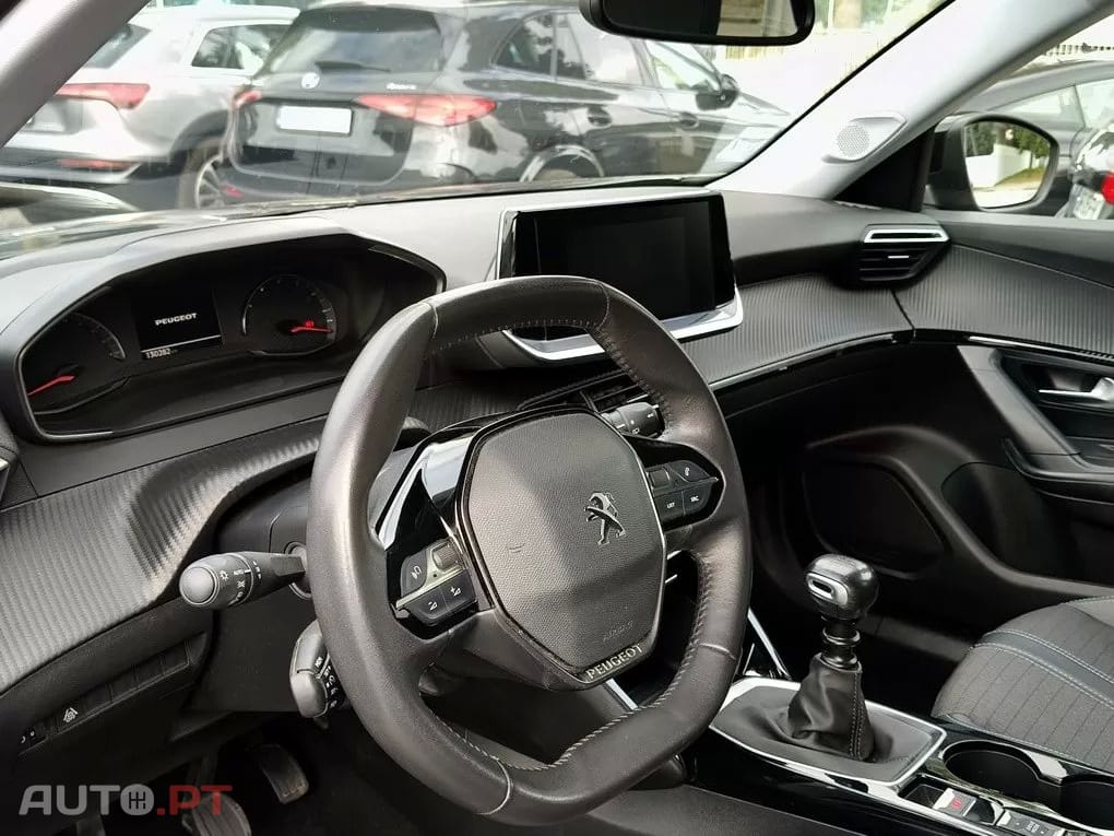 Peugeot 2008 1.2 PureTech Allure