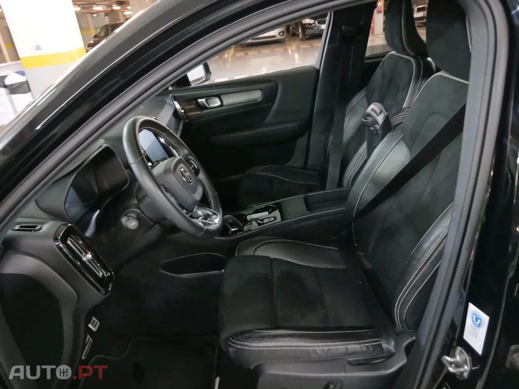 Volvo XC40 2.0 T4 R-Design