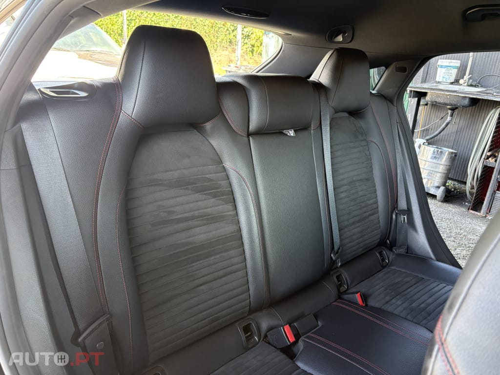 Mercedes-Benz CLA 180 AMG Line