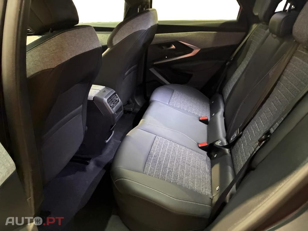 Peugeot 3008 1.2 Hybrid Allure e-DCS6