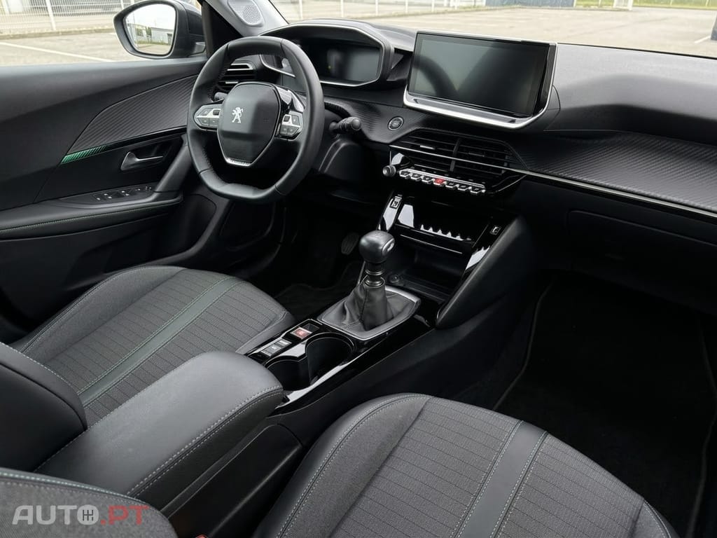 Peugeot 2008 1.2 PureTech Allure Pack EAT8