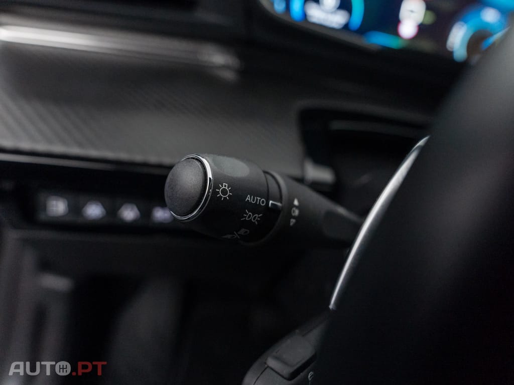 Peugeot 508 SW 1.6 Hybrid Allure e-EAT8 — fotografia 18