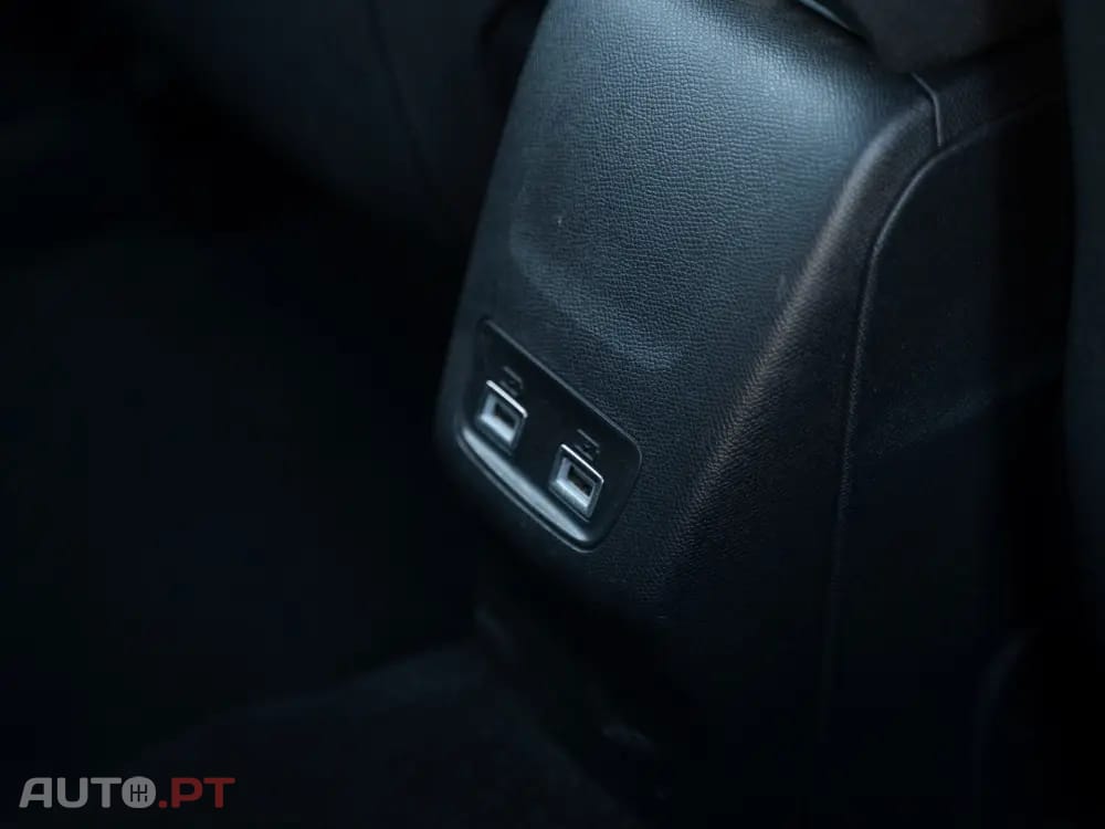 Peugeot E-2008 50 kWh GT Pack
