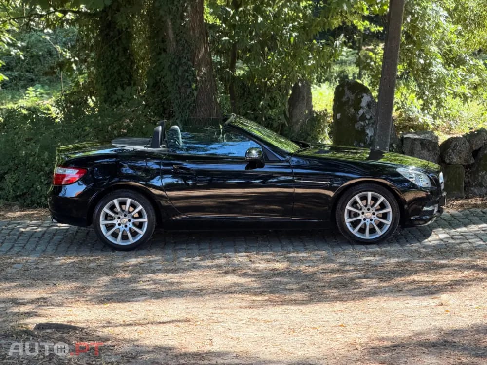 Mercedes-Benz SLK 200 Outro