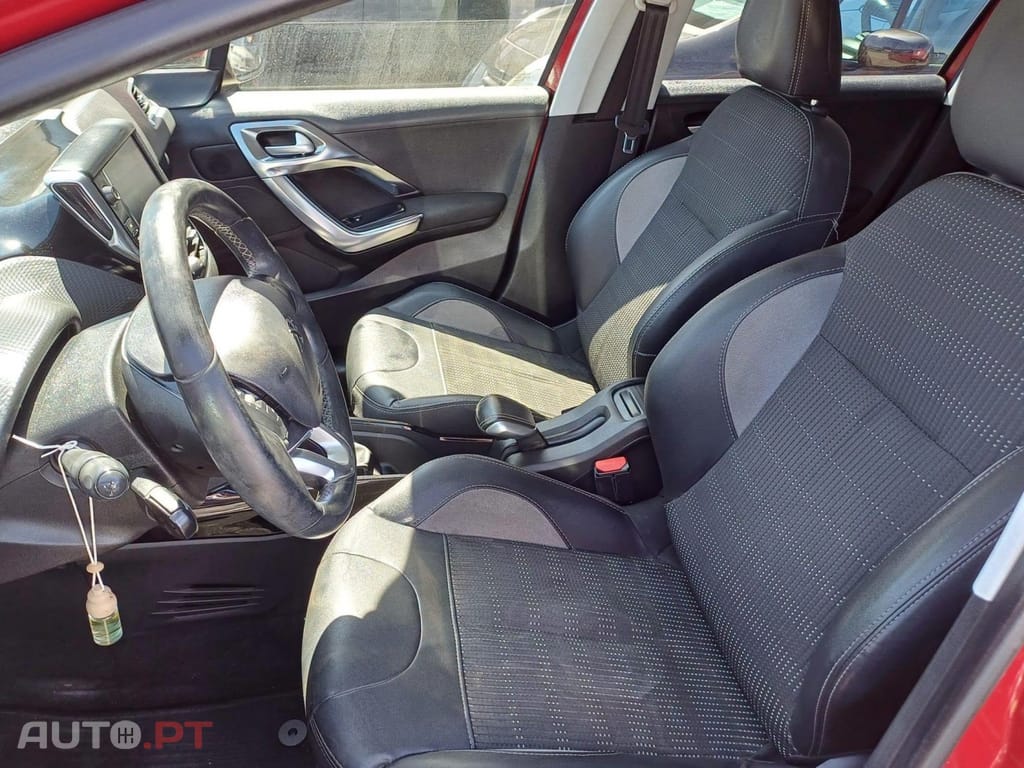 Peugeot 2008 1.2 PureTech Style