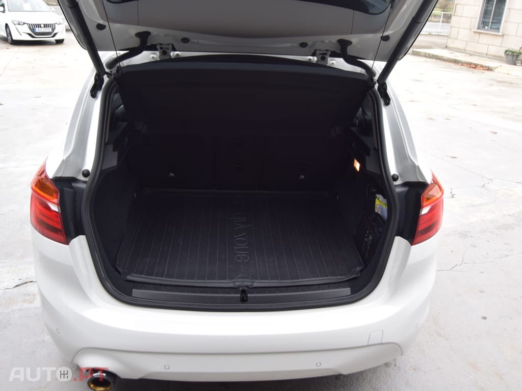 BMW 225 xe