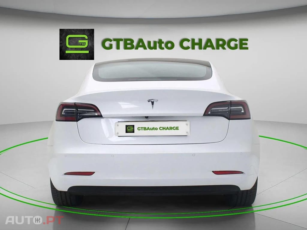 Tesla Model 3 Standard RWD Plus AUTOPILOT