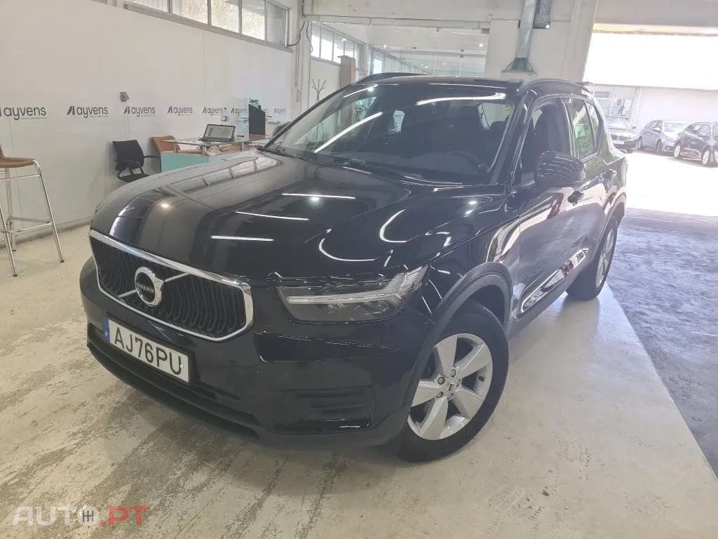 Volvo XC40 1.5 T2 Momentum Core