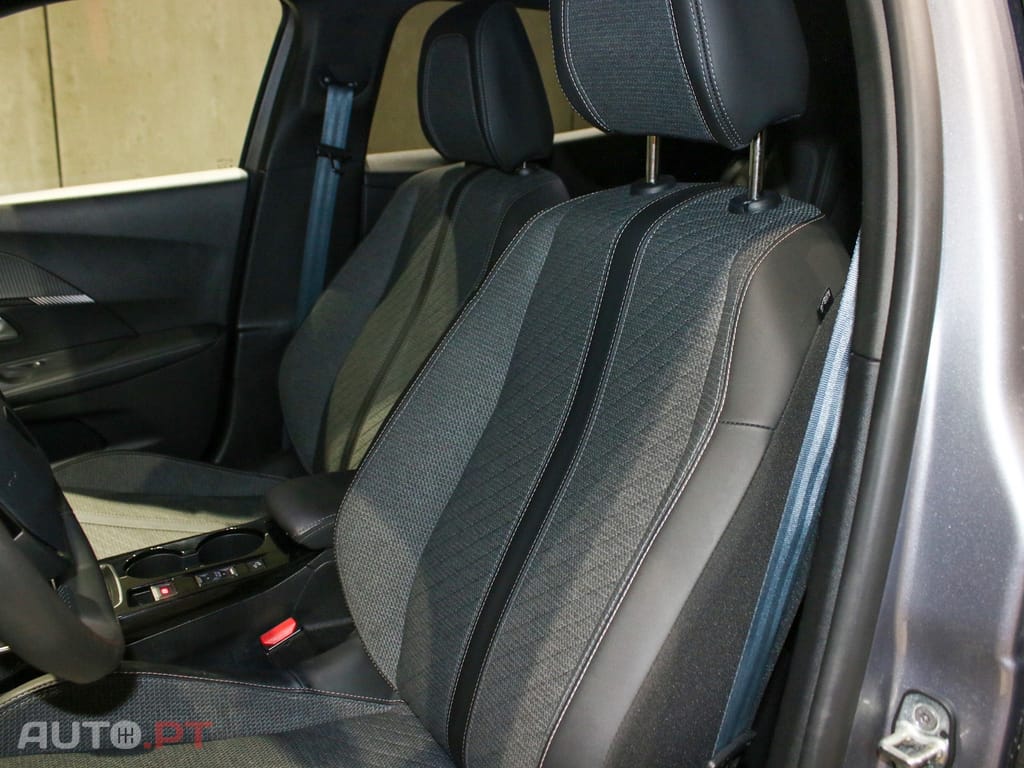 Peugeot 2008 1.2 PureTech Allure