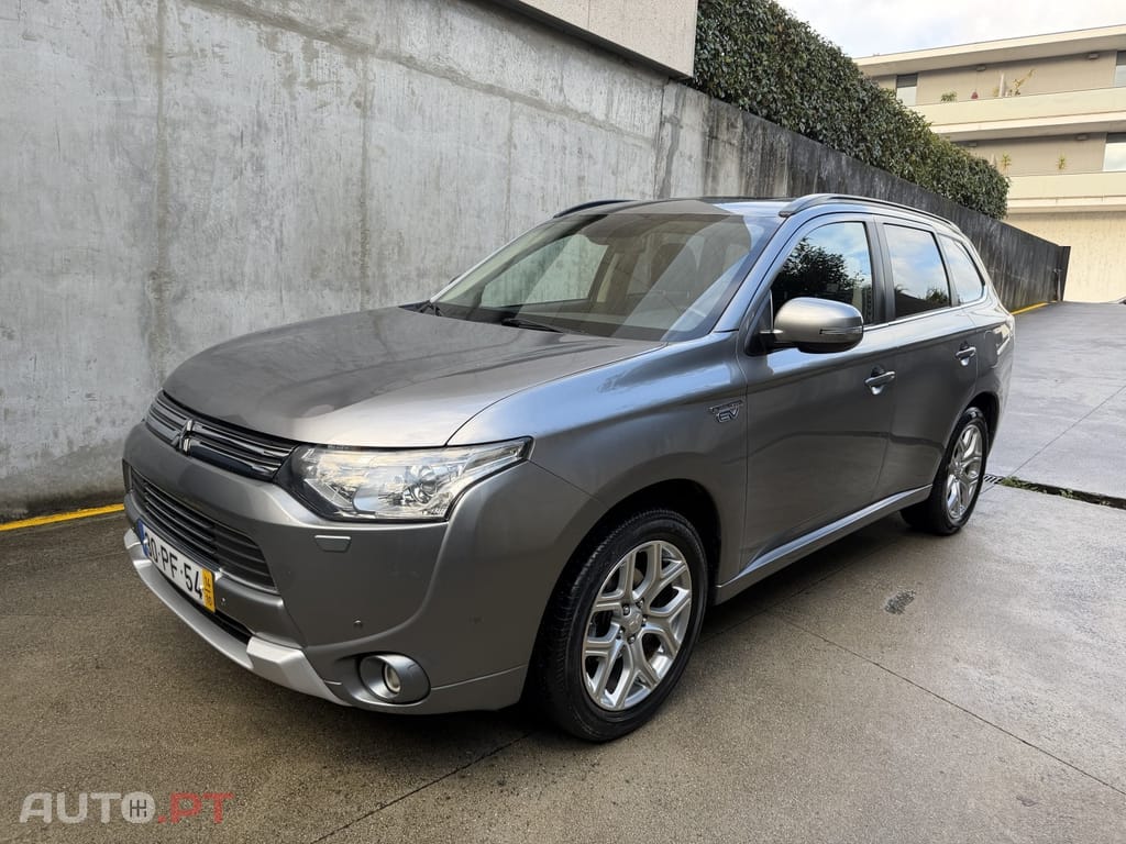 Mitsubishi Outlander 2.0 PHEV Intense Navi