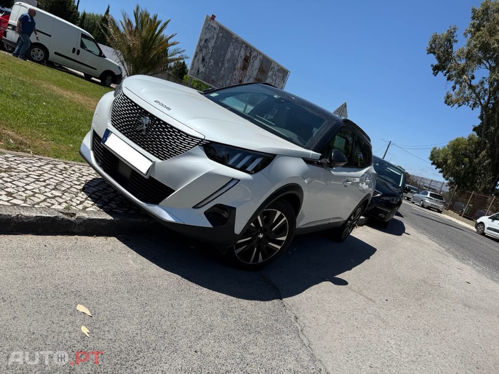 Peugeot E-2008 GT