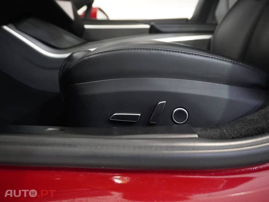 Tesla Model S Plaid AWD — fotografia 8
