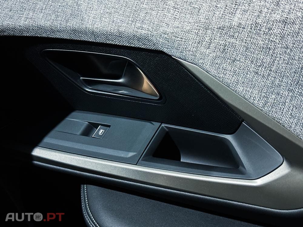 Peugeot E-3008 73 kWh GT