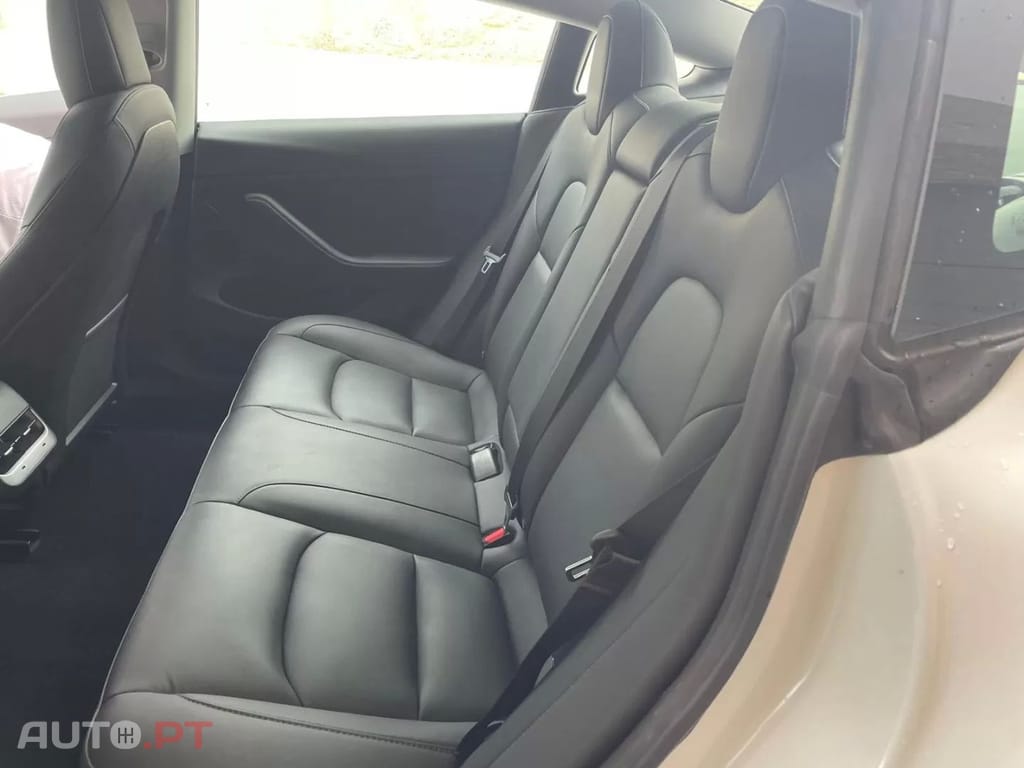 Tesla Model 3 RWD