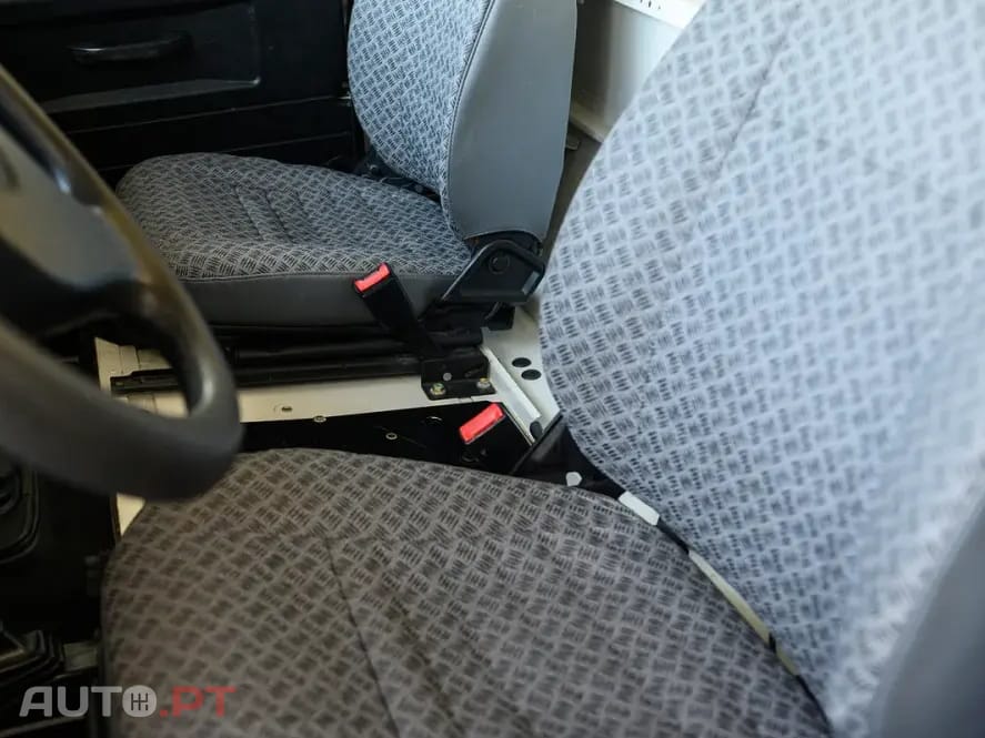 Land Rover Defender 90 SW 2.5 Td5 E