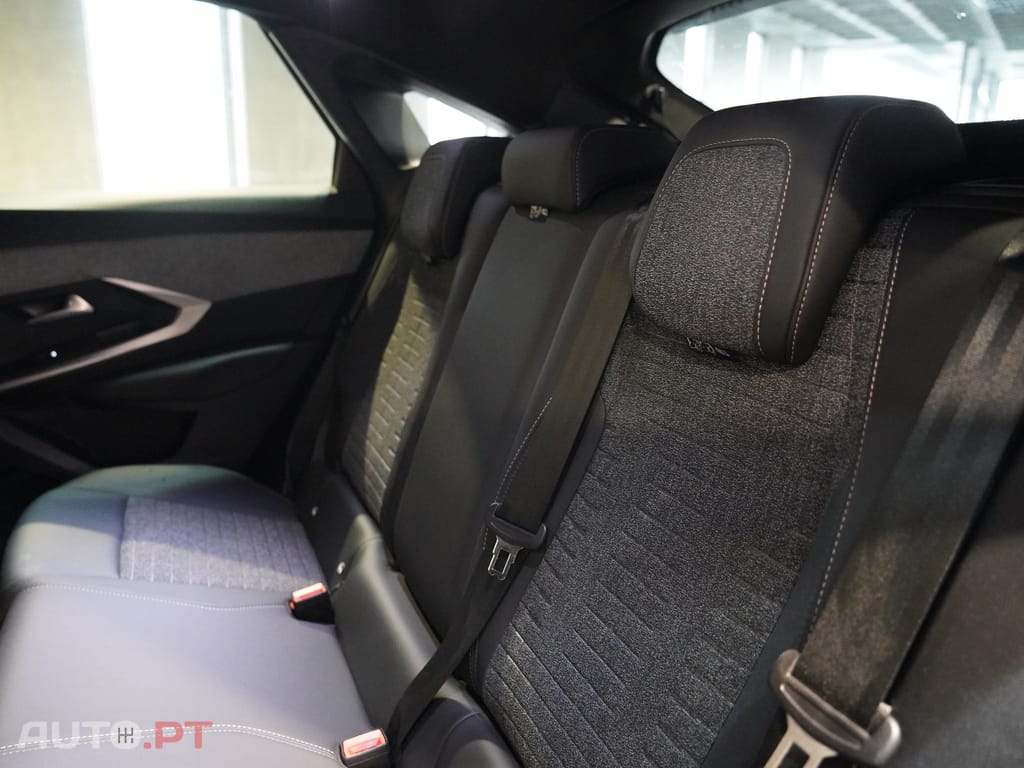 Peugeot 3008 1.2 Hybrid Allure e-DCS6