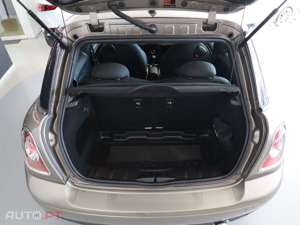 MINI Cooper Cooper D