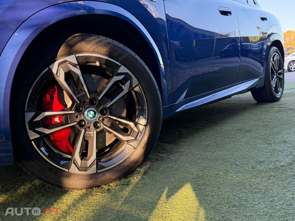 BMW iX2 eDrive20 Pack Desportivo M Pro