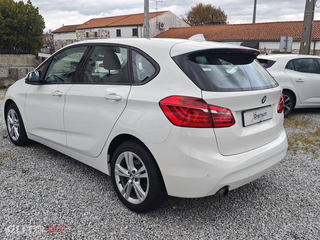 BMW 218 i Auto
