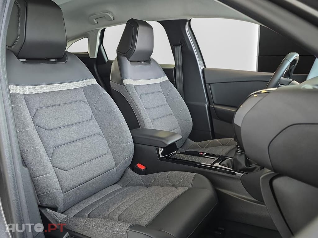 Citroen C4 BlueHDi 130 Stop&Start EAT8 SHINE