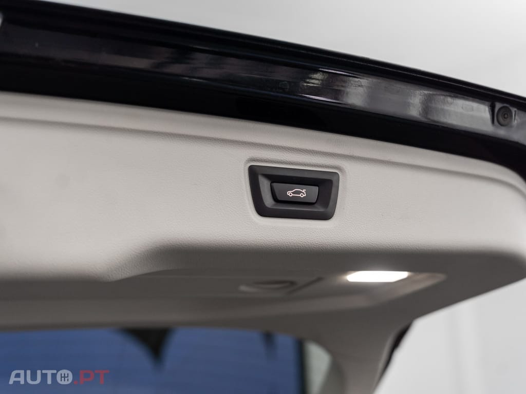 BMW 330 e Auto
