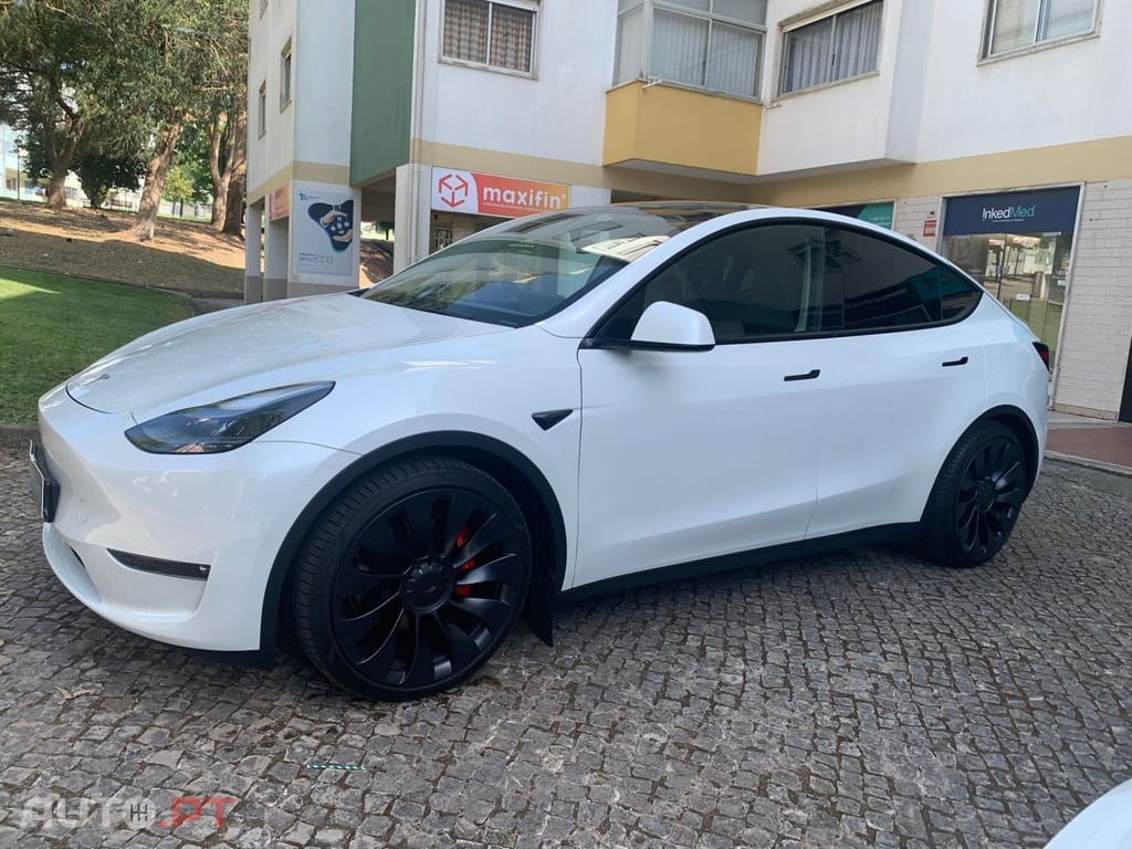 Tesla Model Y Performance Tração Integral