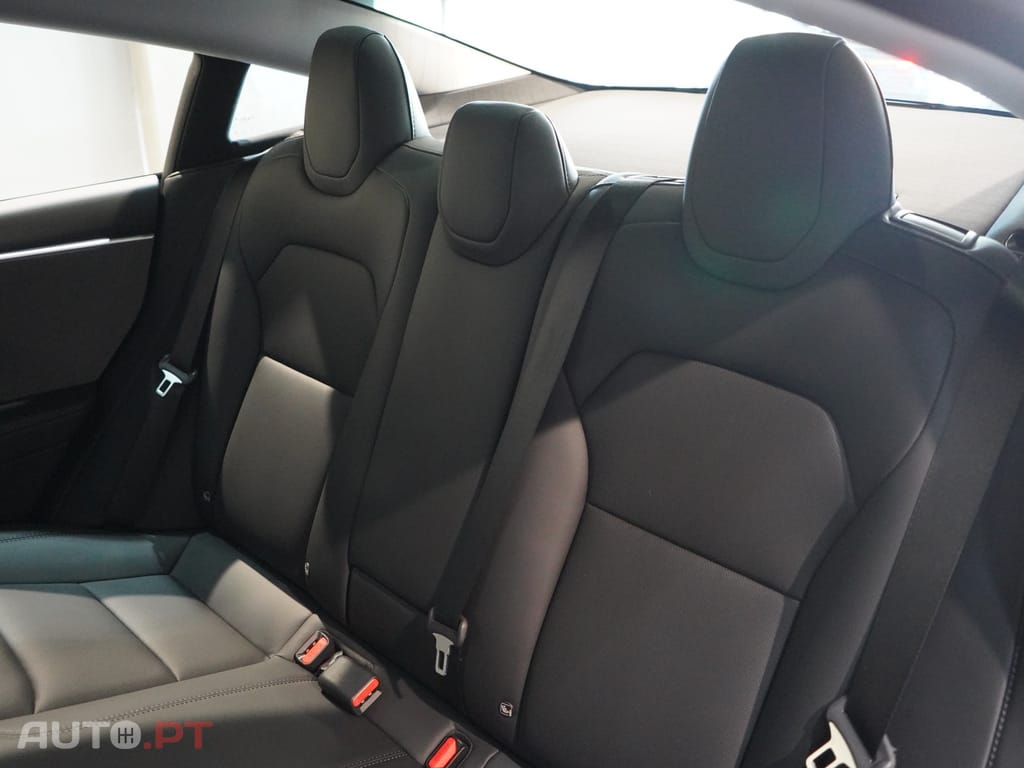 Tesla Model 3 Tração Traseira