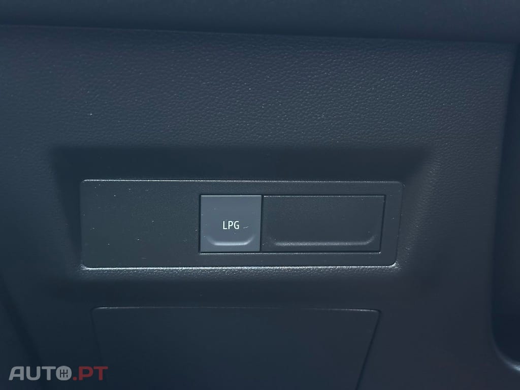 Renault Captur 1.0 TCe Techno Bi-Fuel