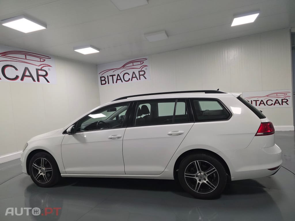 Volkswagen Golf 1.6 HDI CONFORTLINE