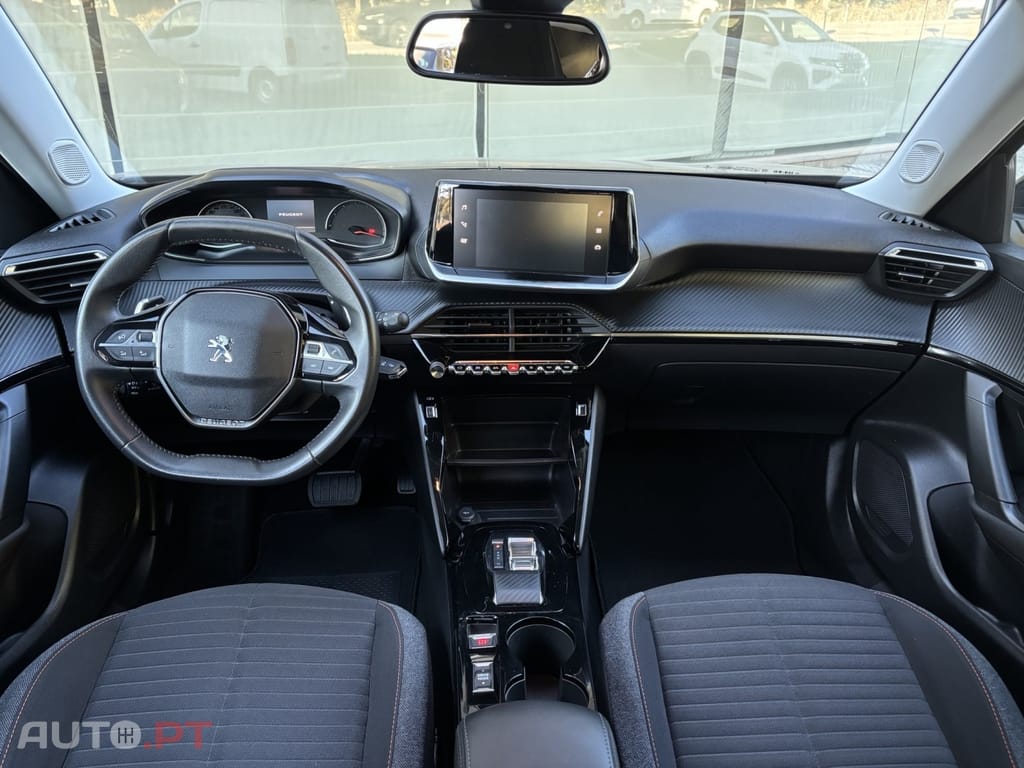 Peugeot 2008 1.2 PureTech Active Pack EAT8