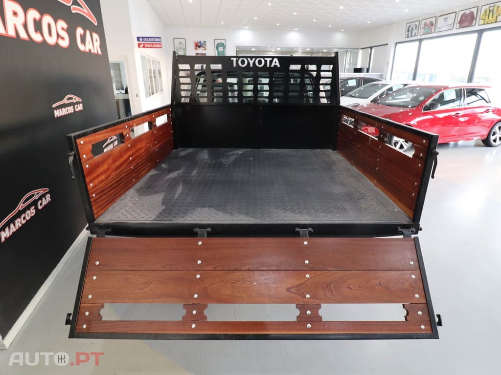 Toyota Hilux 2.5 D4-D CD CM