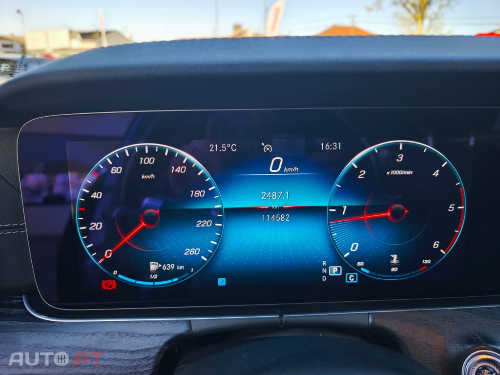 Mercedes-Benz E 220 d AMG Line