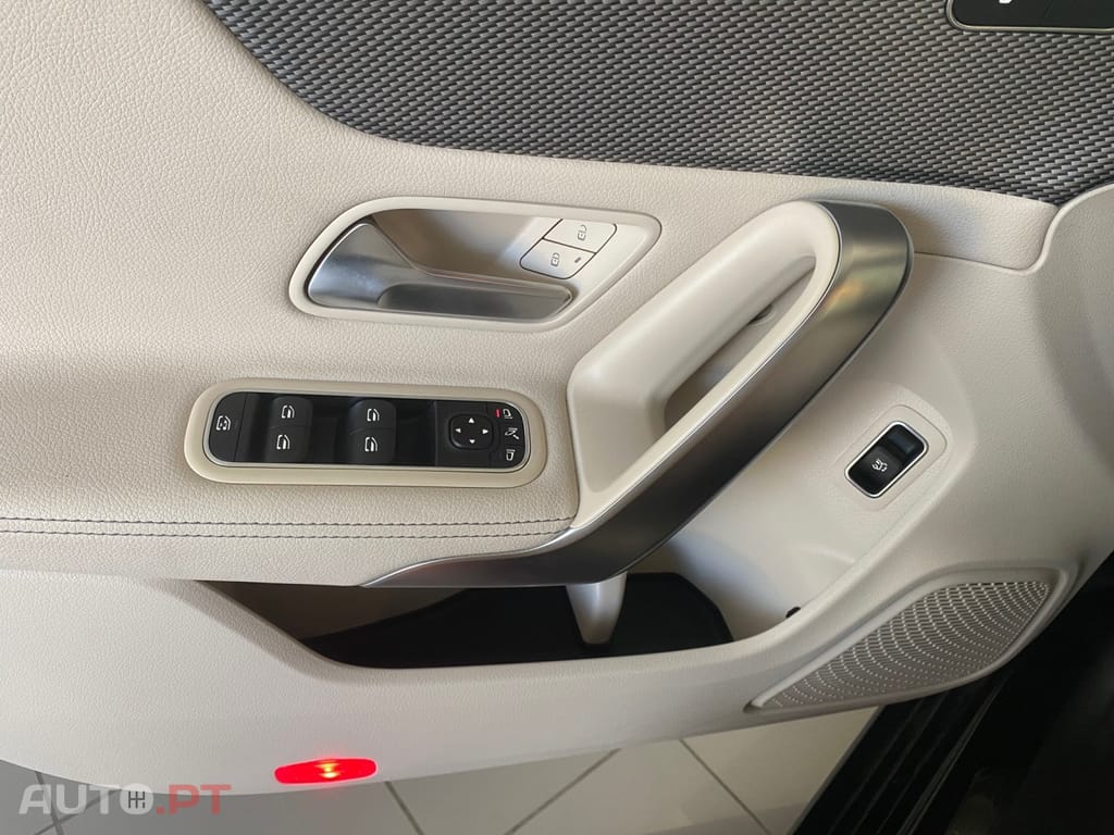 Mercedes-Benz CLA 180 CDI Shooting Brake Luxury Aut.