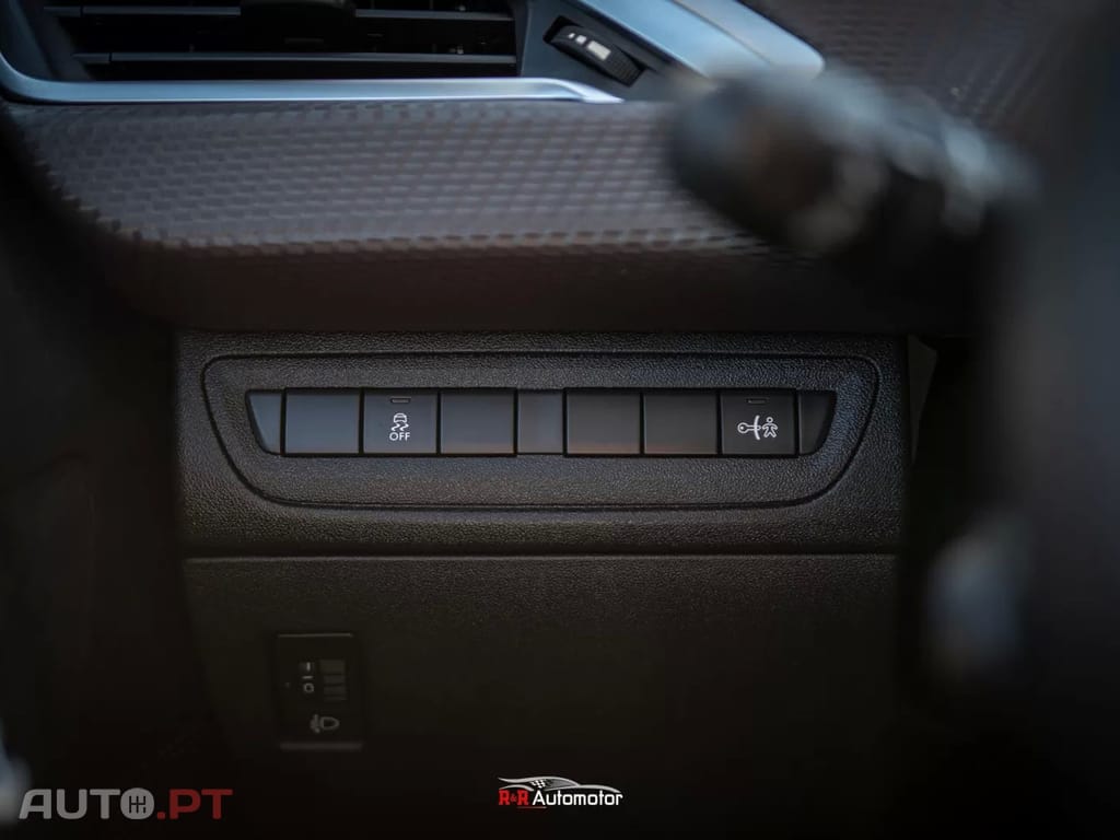 Peugeot 2008 1.2 VTi Active