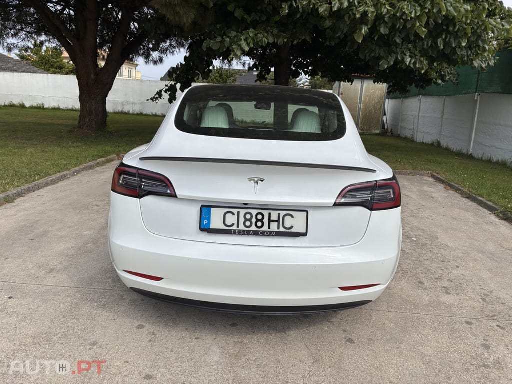 Tesla Model 3 Standard Range Plus RWD