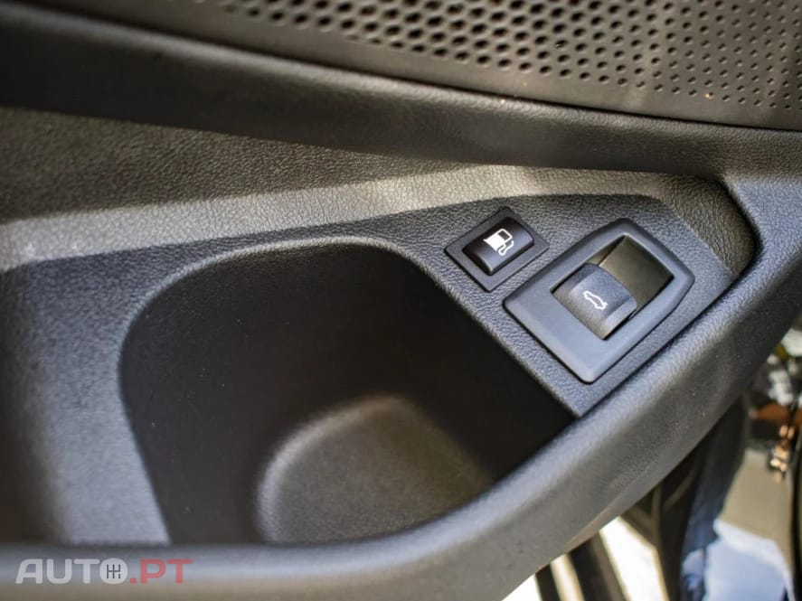 BMW 320 e Touring Auto