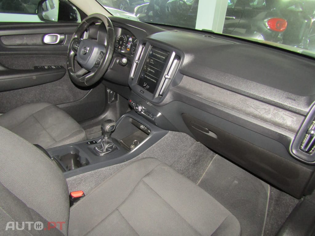 Volvo XC40 2.0 D3 Momentum