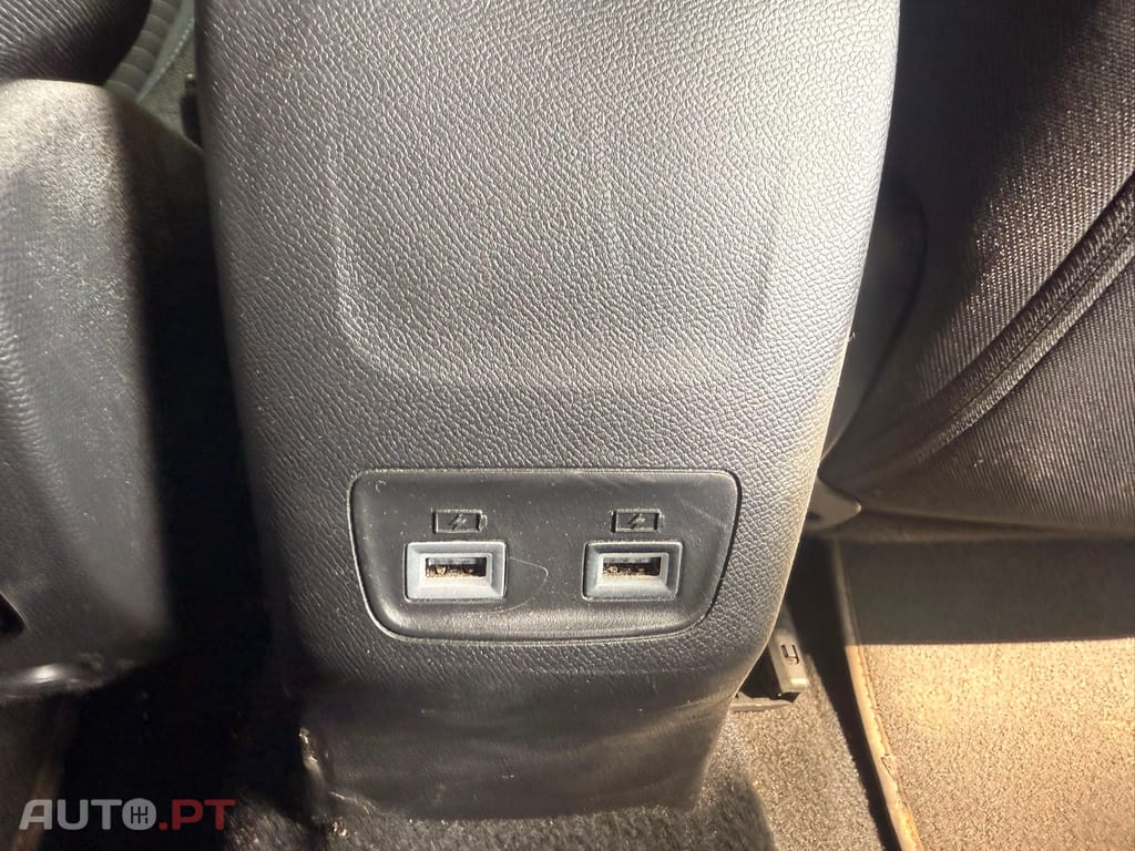 Peugeot E-208 50 kWh Style