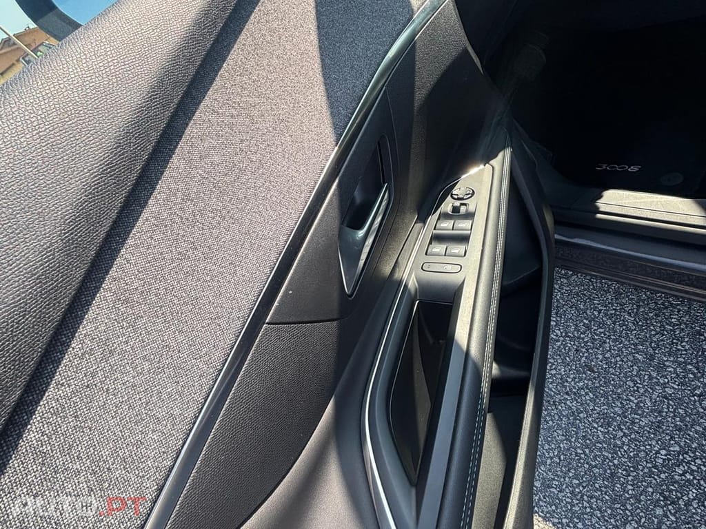 Peugeot 3008 SUV 1.5 BlueHDi Allure