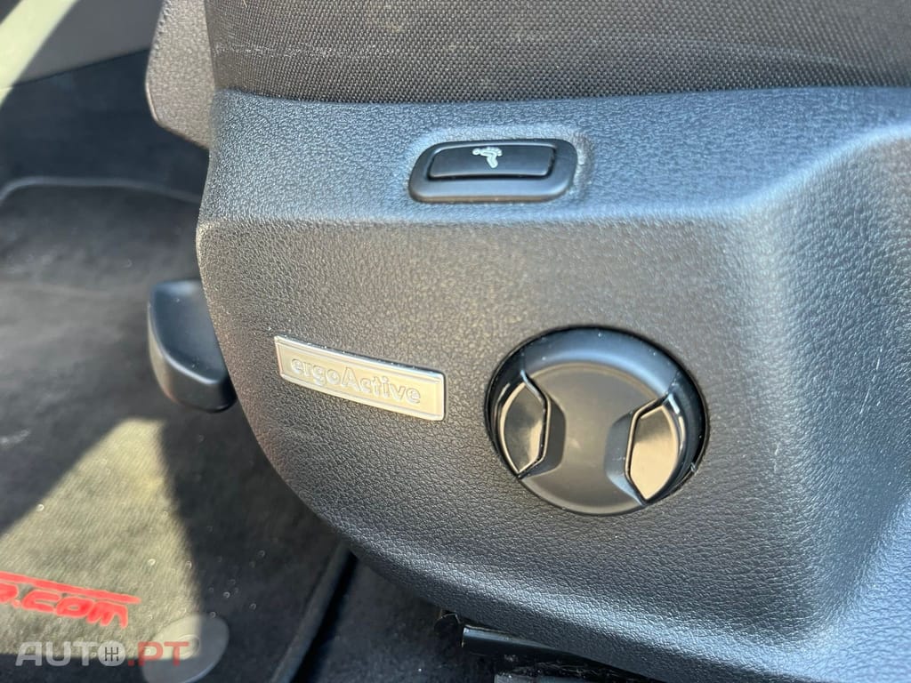 Volkswagen Golf 1.6 TDI R-Line DSG